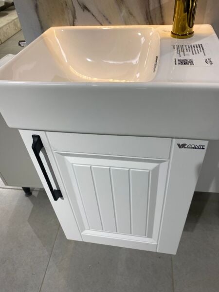 40x30 Zenith Beyaz Lake Hilton Lavabolu Dokunmatik Led Aynalı