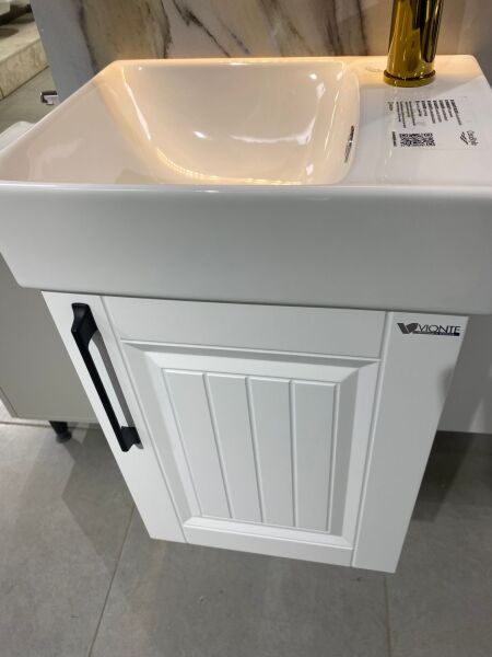 40x30 Zenith Beyaz Lake Hilton Lavabolu Dokunmatik Led Aynalı